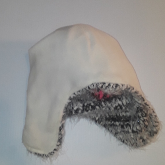 Child Place bold heart, rainbow, and star hat - Picture 7 of 9